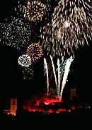 Feuerwerk von der Burg Klopp bei Bingen am Rhein, � 1999, Foto 32, WHO