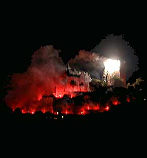 Burg Klopp in Bingen beim Feuerwerk zu Rhein in Flammen, � 1999, Foto 42, WHO