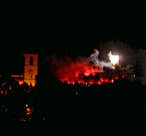 Burg Klopp in Bingen beim Feuerwerk zu Rhein in Flammen,  1999, Foto 40, WHO